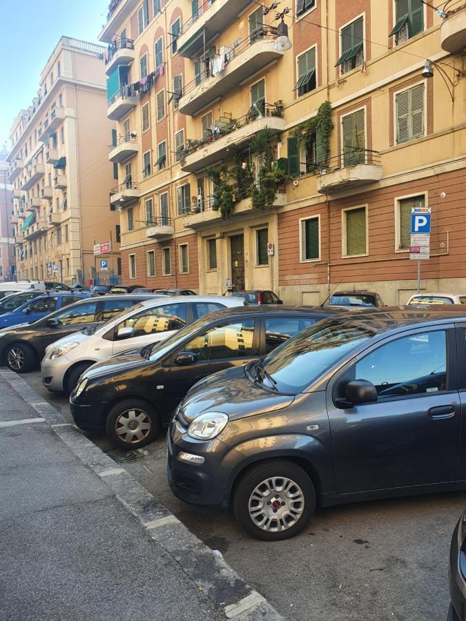 Apartamento Fantastic House Near The Station Free Parking Génova Exterior foto