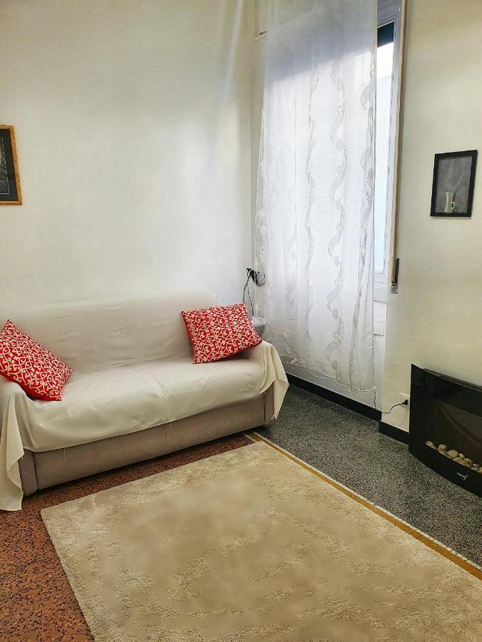 Apartamento Fantastic House Near The Station Free Parking Génova Exterior foto